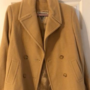 Fall/Winter fancy, casual button jacket.